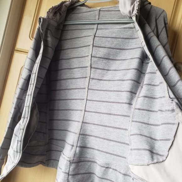 Lululemon Movemeny Ja ket Gray Striped Womens Hoodie - Picture 8 of 11